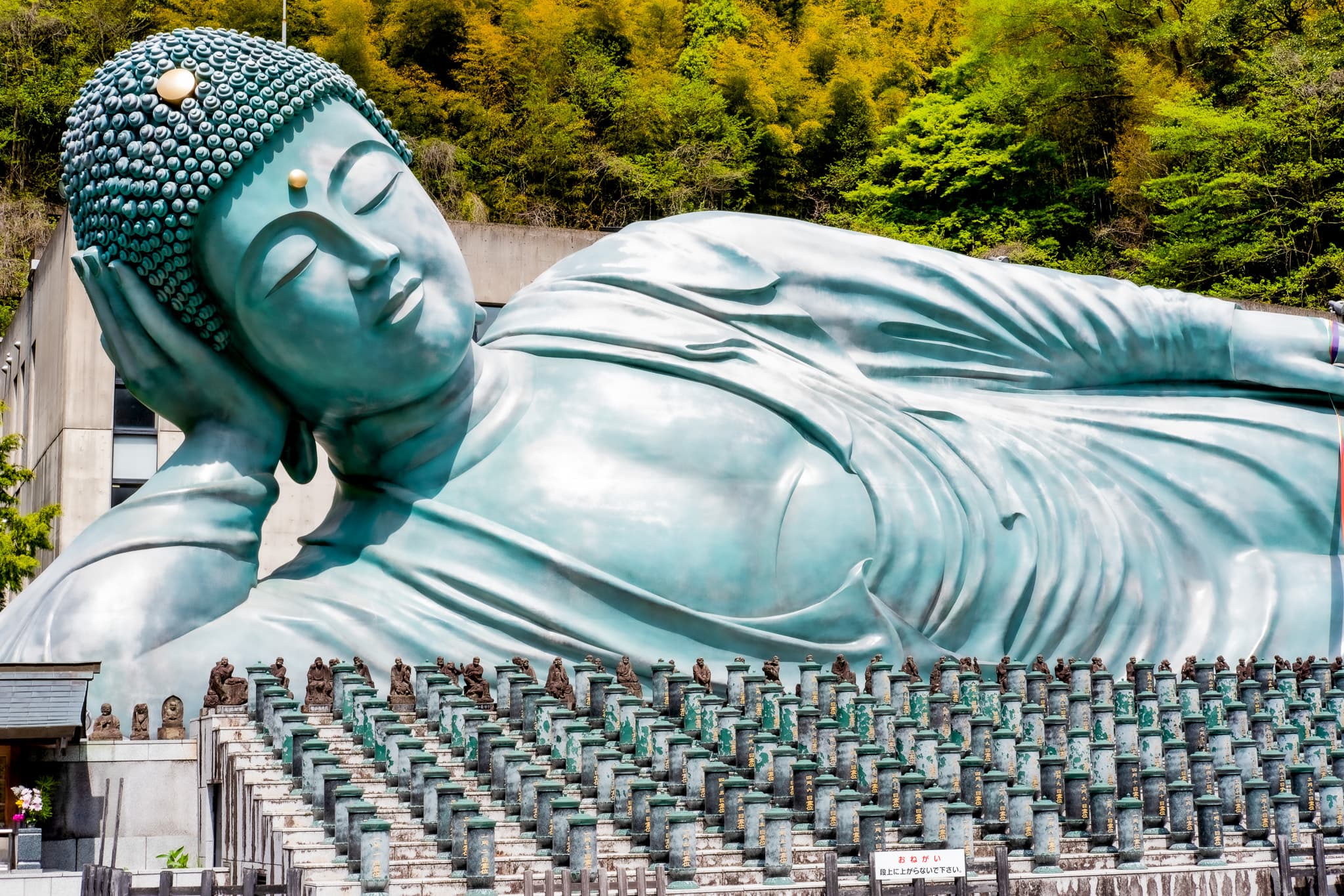 Reclining bronze Buddha